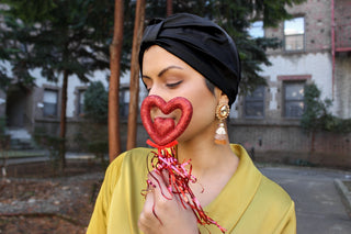 self love during chemotherapy, body image aftere breast cancer, gifts for cancer patients, chemotherapy side effects, chemo hair loss, chemo hair growth, headcoverings for cancer patients, medical professional.